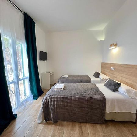 Hostal Oasis Dor Cala D´Or 外观 照片