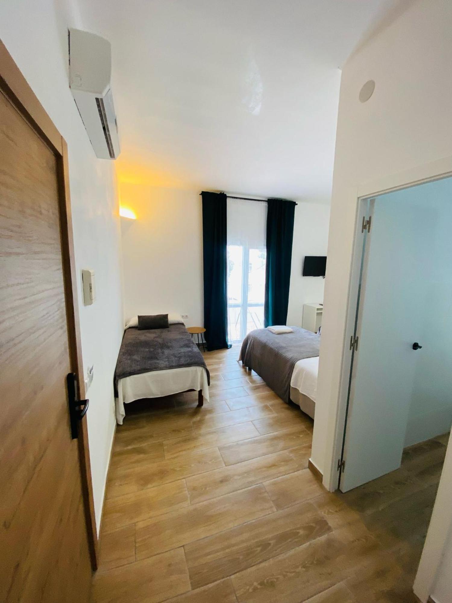 Hostal Oasis Dor Cala D´Or 外观 照片