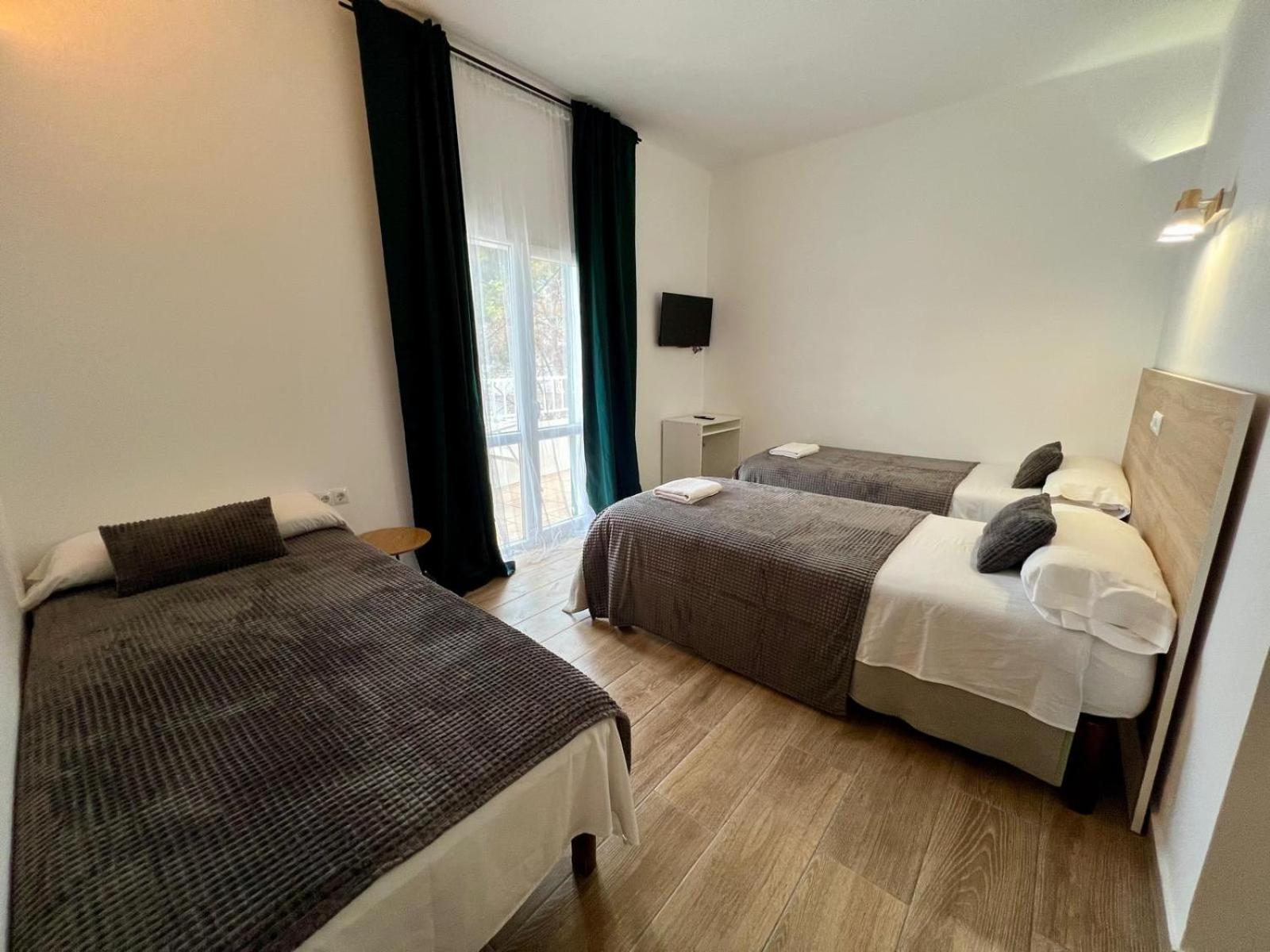 Hostal Oasis Dor Cala D´Or 外观 照片
